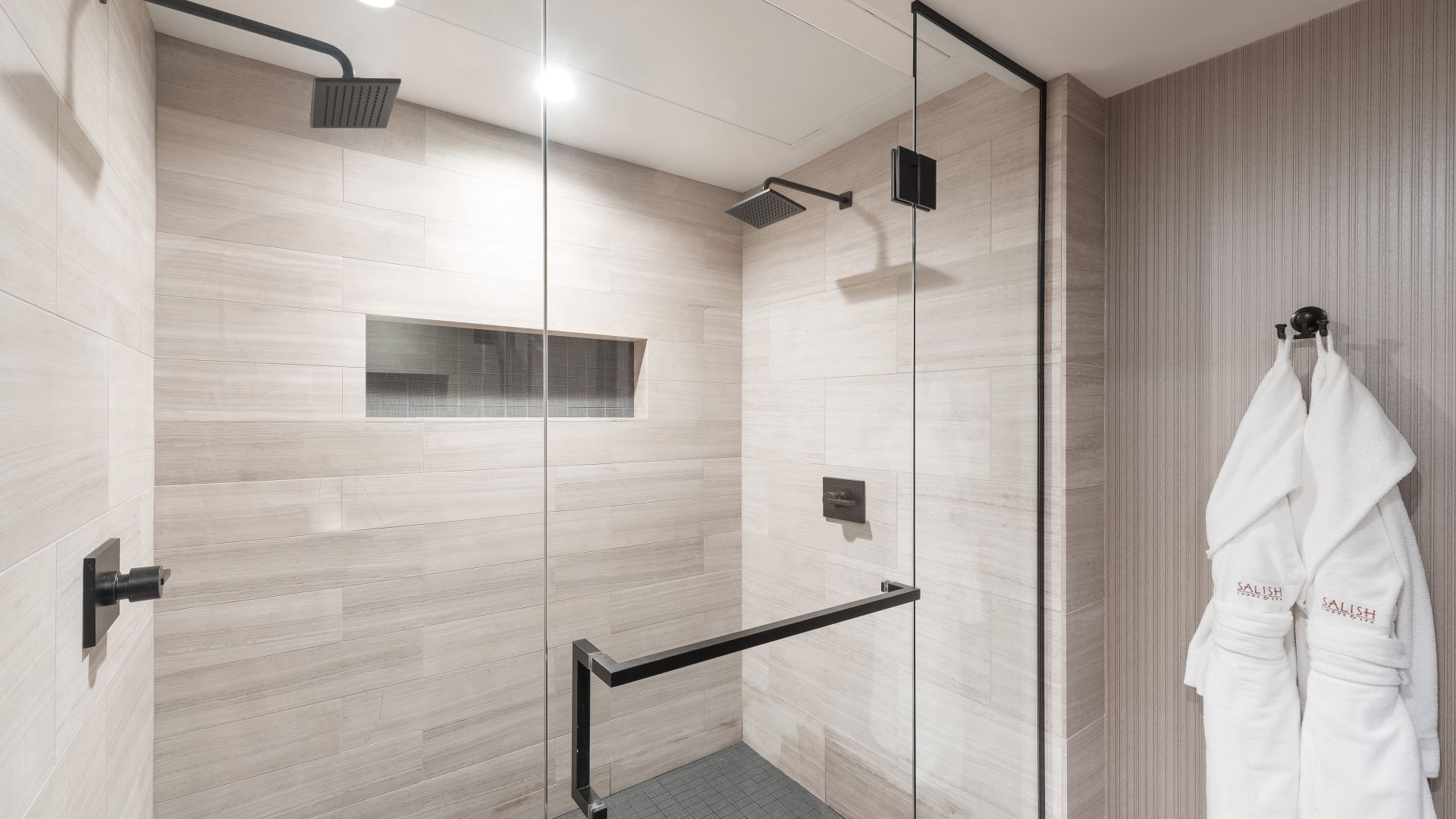 Classic Room — dual rainshower